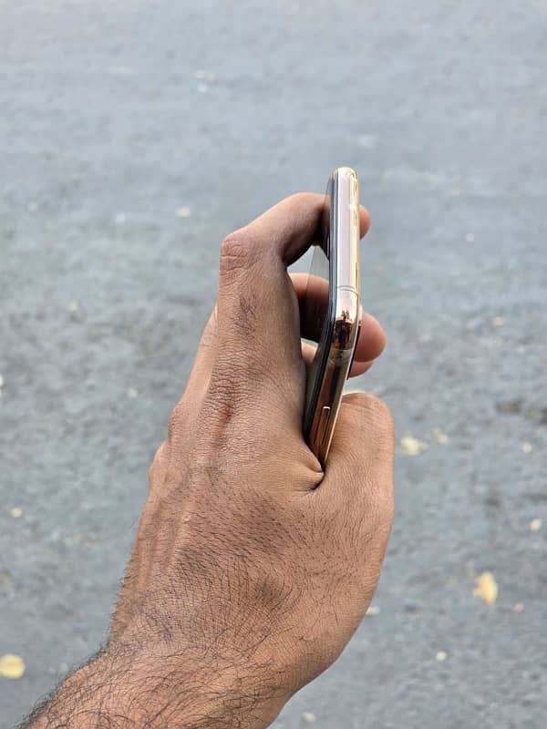 IPhone XS Max 4