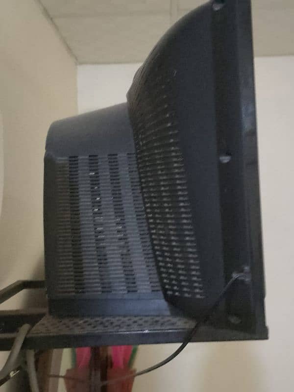 LG flat screen tv good colors no fault 1