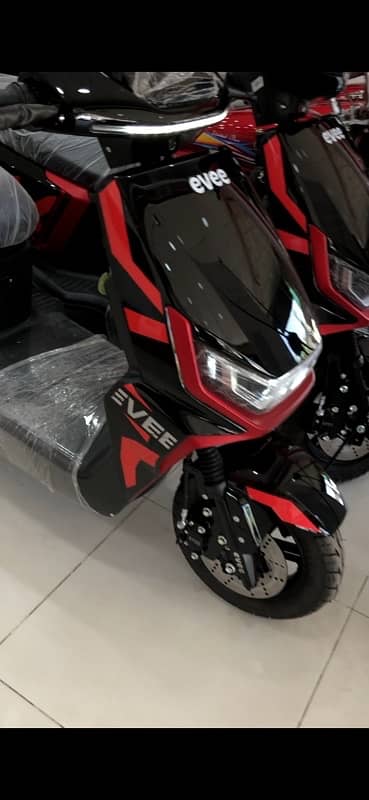 Evee nd United Electric Scooty 1