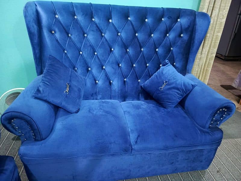 look like a new 7 Seater Sofa set 0