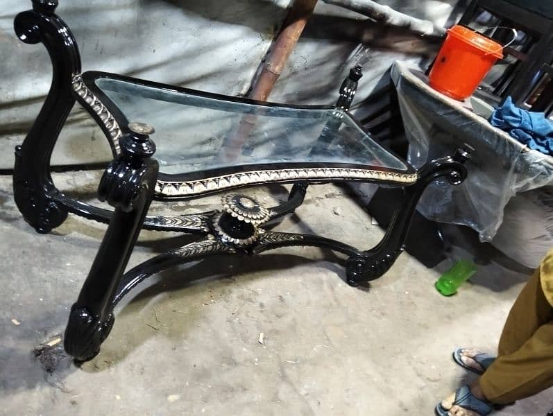 six chairs 7
