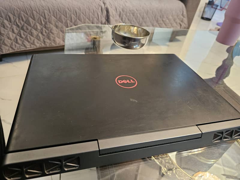 Dell 7567 Core i5 7300HQ - GTX 1050Ti 4gb - 16gb RAM - 256gb SSD 0