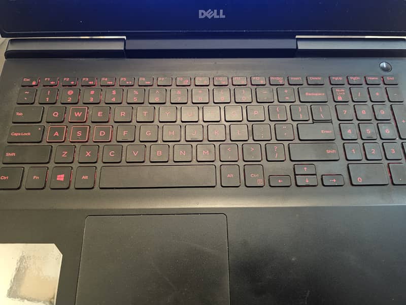 Dell 7567 Core i5 7300HQ - GTX 1050Ti 4gb - 16gb RAM - 256gb SSD 2