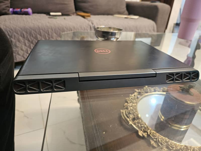Dell 7567 Core i5 7300HQ - GTX 1050Ti 4gb - 16gb RAM - 256gb SSD 3