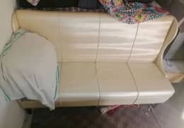 4 seater sofa used but condition like a new