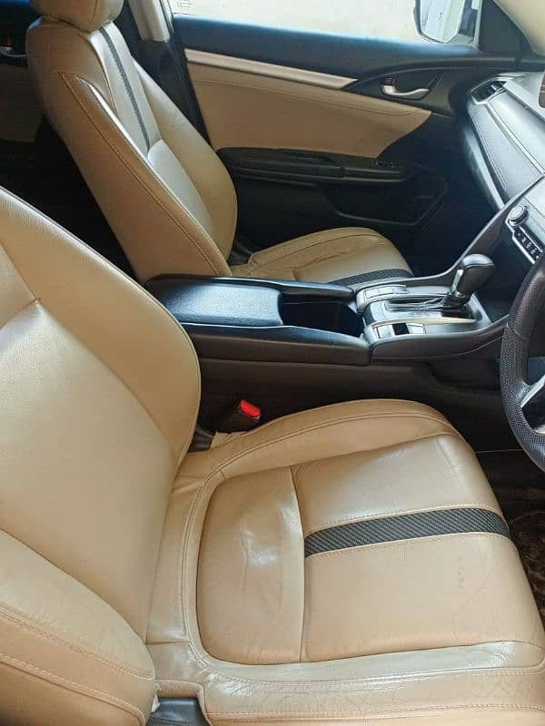 Honda Civic 2018 9