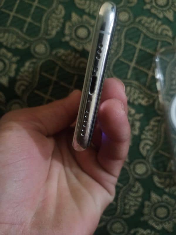 iPhone 11pro nonpta 10by10conditionbattery health94 with boxandcharger 1