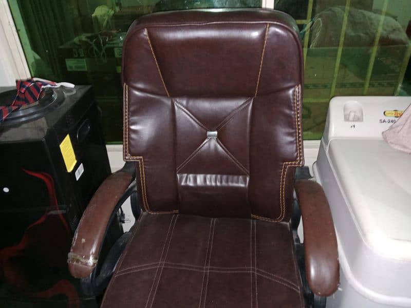 Compleat office furniture 4