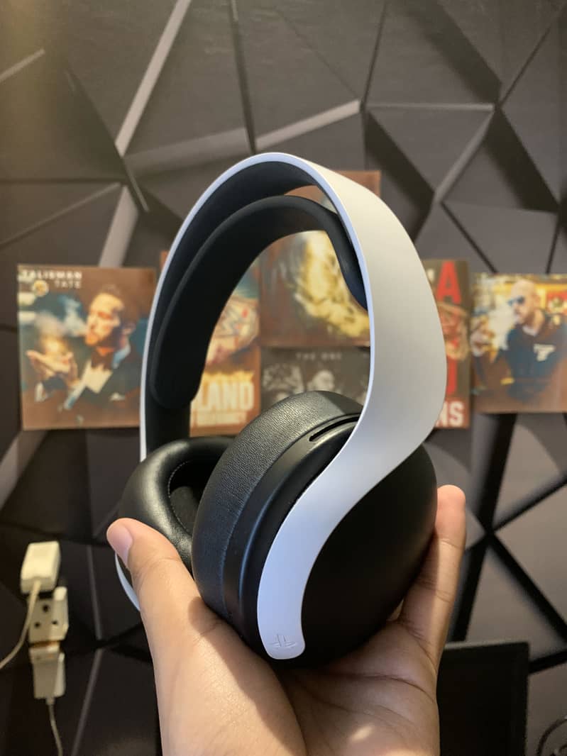 PlayStation Pulse 3D with AUX 0