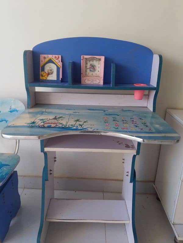 Dolphin Printed Cartoon Table Chair for Childrens 1
