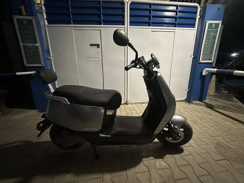 metro yadea  e8s pro 5