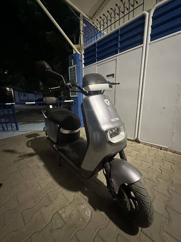 metro yadea  e8s pro 6