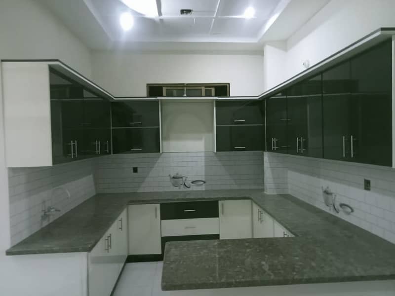 Book Flat Today In Gulshan-e-Iqbal - Block 10 3