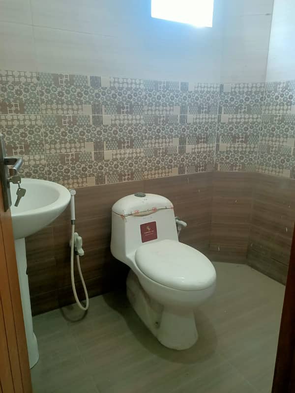 BRAND NEW 240SQYD BUNGALOW IN MODERN ARCHITECTURAL DESIGN FOR SALE 6