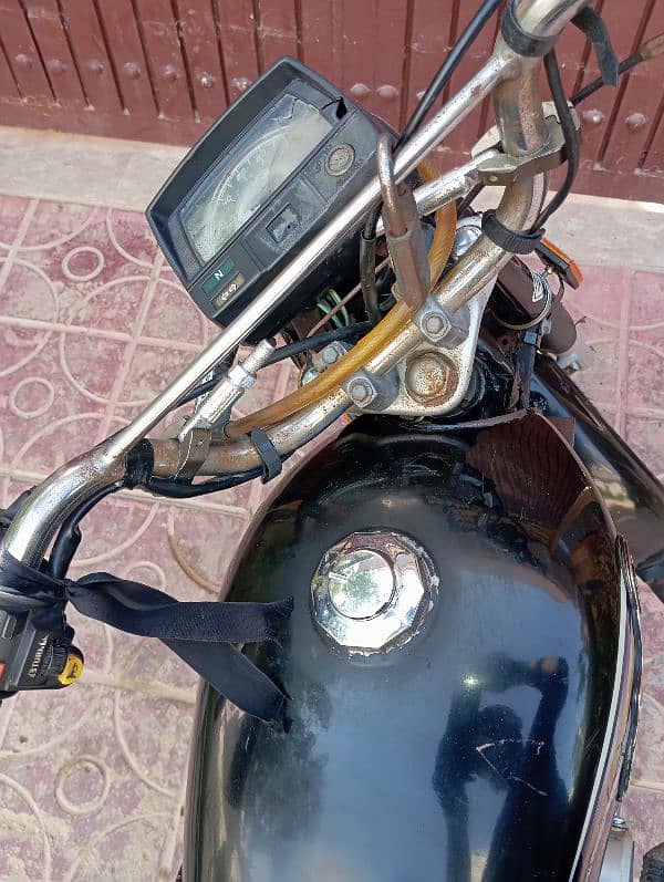 dyl dhoom 70 ek hath ki used honda ky saman py dhy 0