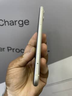 iphone 11 white 128gb 92% battery