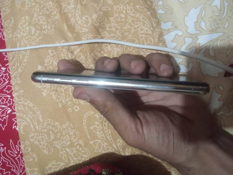Apple iPhone X 256 GB Pta Approved 2