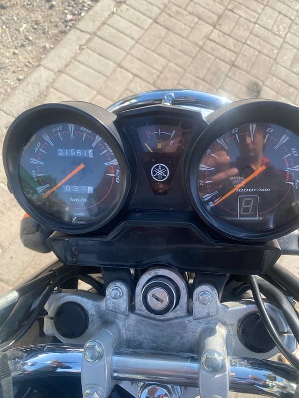 ybr 125G 10