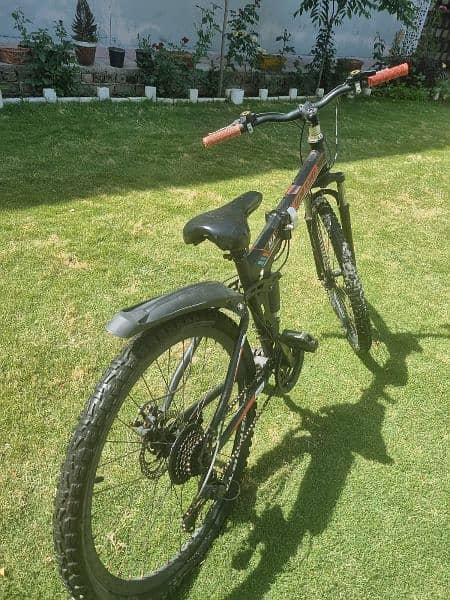 Land Rover Folding Bicycle.  Everything Fine. 1