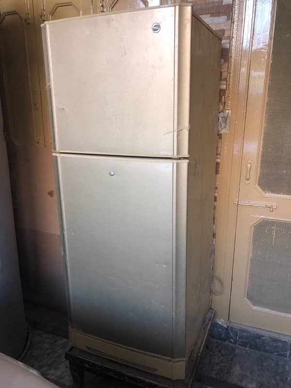 Fridge for sell (PEL) 0