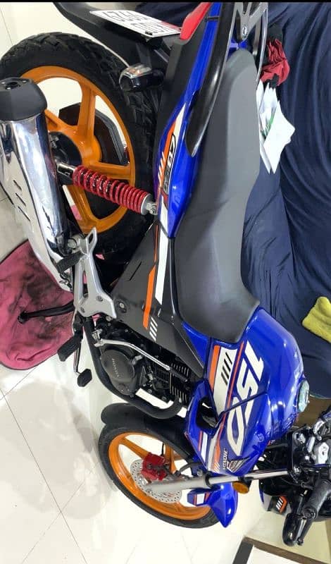 HONDA CB 150F {TUBELESS TYRE} 3
