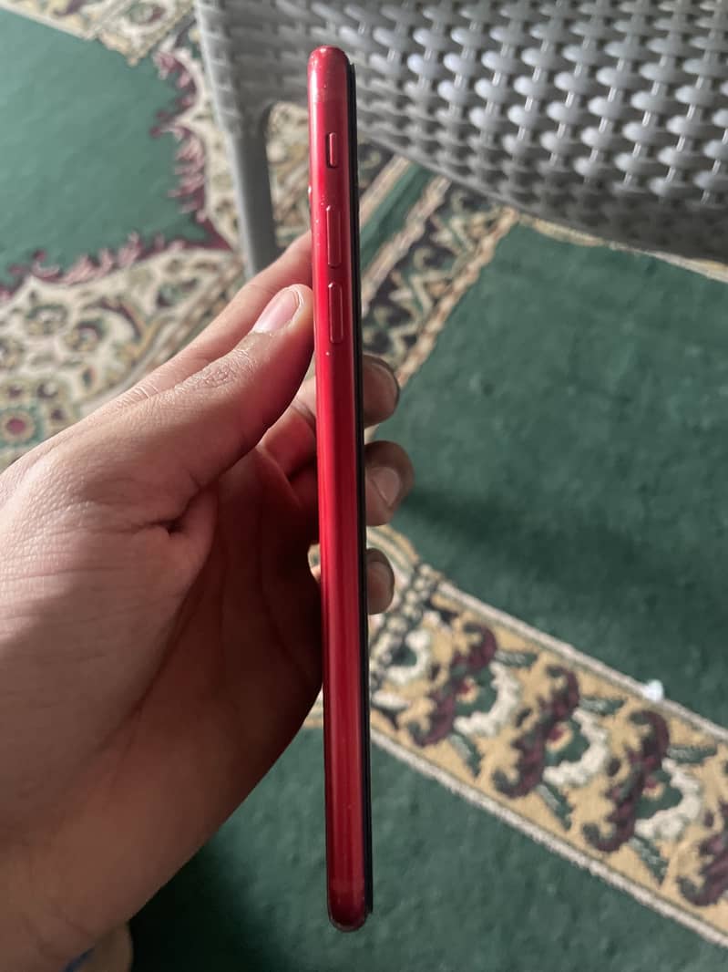 Ip 8 non pta All oky not open just back crack baki 10/9 0