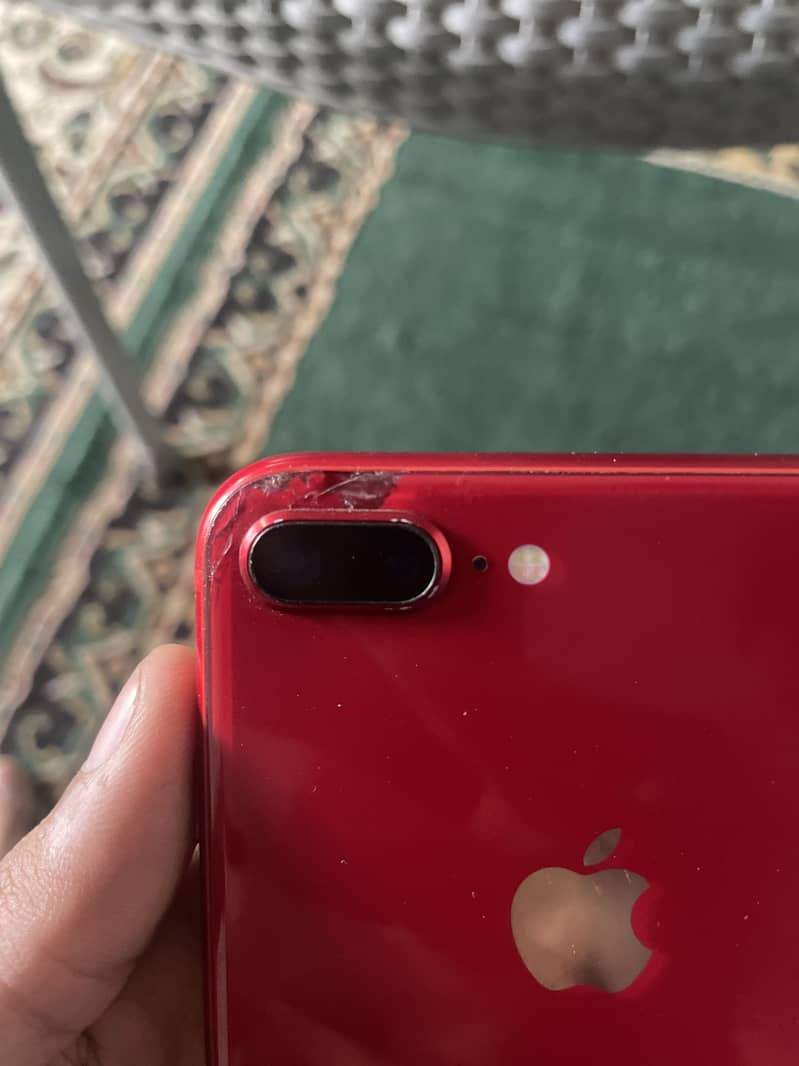 Ip 8 non pta All oky not open just back crack baki 10/9 2