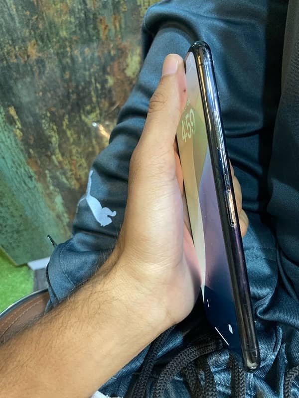 iPhone 11 Pro Max 64gb non pta 1