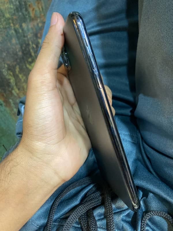 iPhone 11 Pro Max 64gb non pta 3