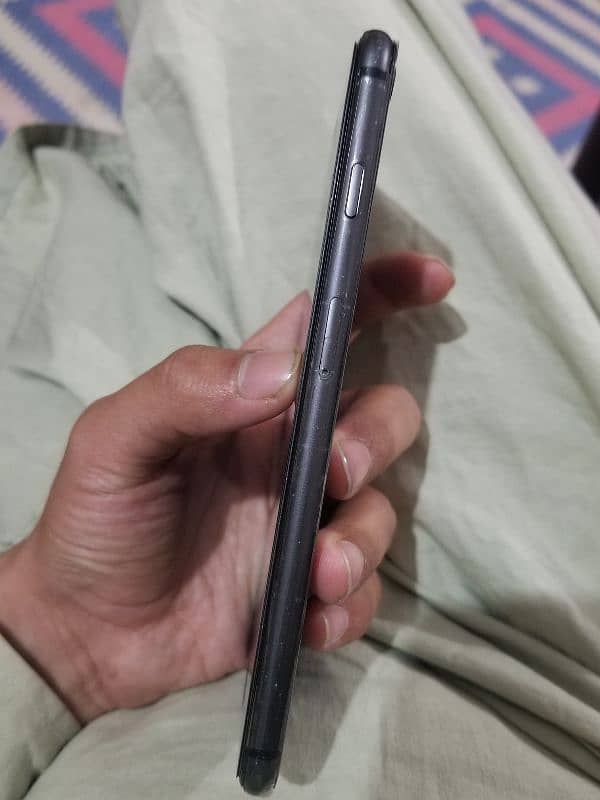 iphone 8 plus 256 gb pta approved 4