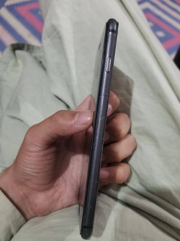 iphone 8 plus 256 gb pta approved 5