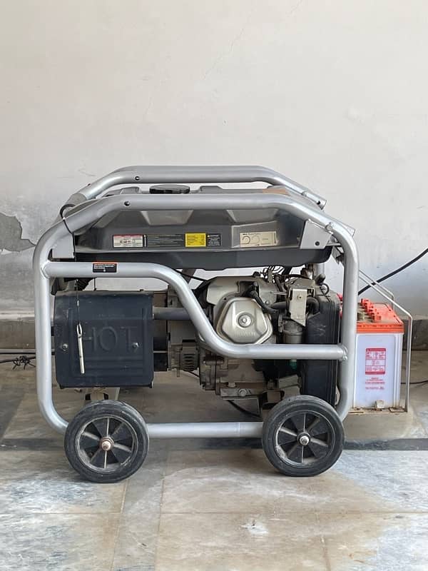 hyundai generator 6.5 kw just like new only 30 days used 2
