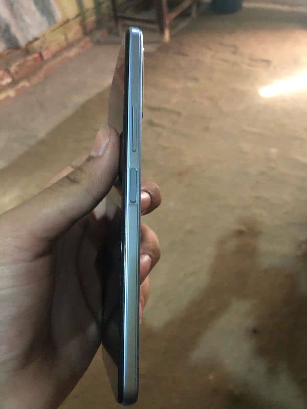 vivo y33s for sell 9/10 condition urgent sell 1
