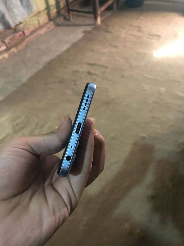 vivo y33s for sell 9/10 condition urgent sell 2