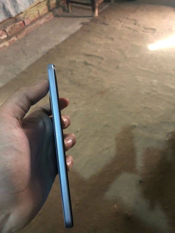 vivo y33s for sell 9/10 condition urgent sell 3