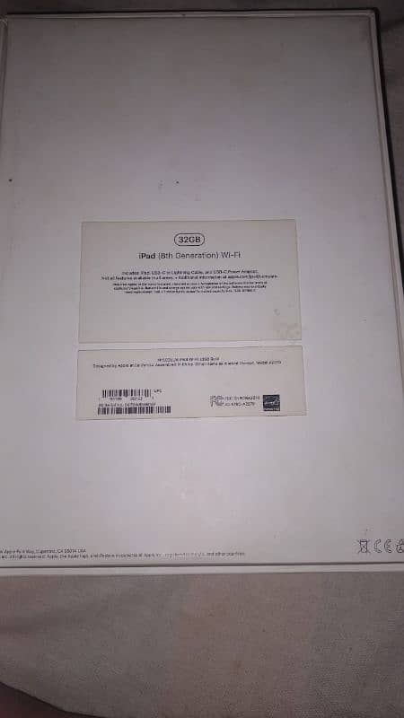 ipad 8 generation 10/8 with box 2