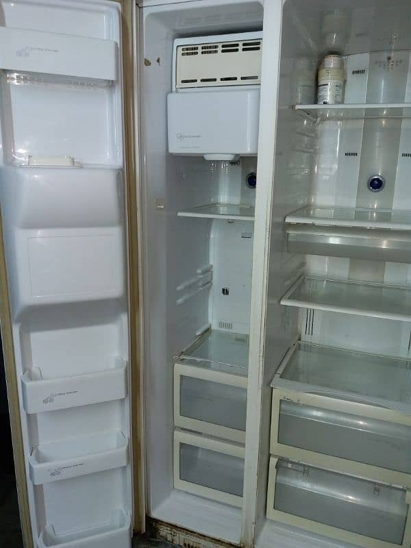 Refrigerator. , Fridge Double Door 5
