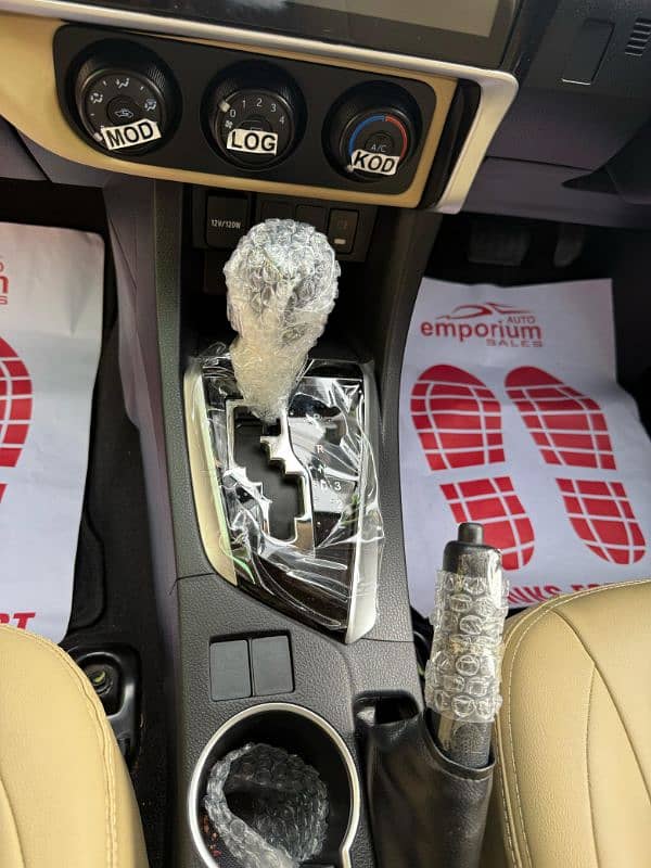 Toyota Corolla GLI 2019 B2B automatic lahore no 9