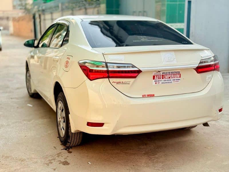 Toyota Corolla GLI 2019 B2B automatic lahore no 17