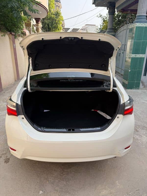 Toyota Corolla GLI 2019 B2B automatic lahore no 18