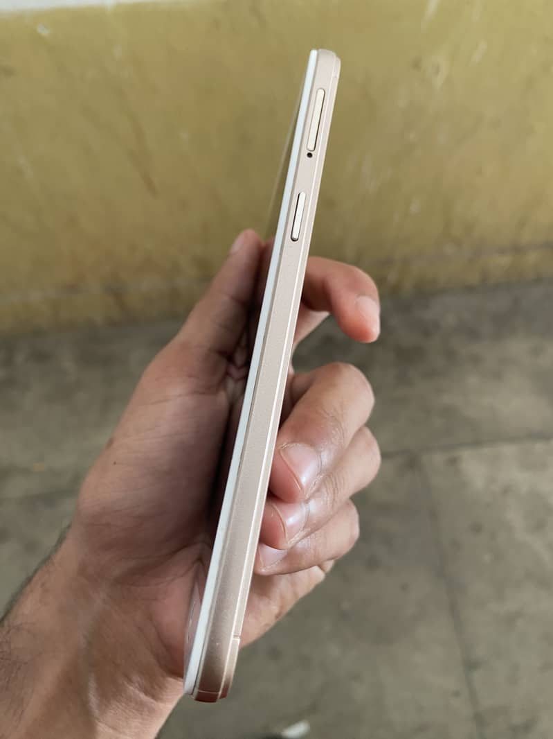 Oppo A57 3