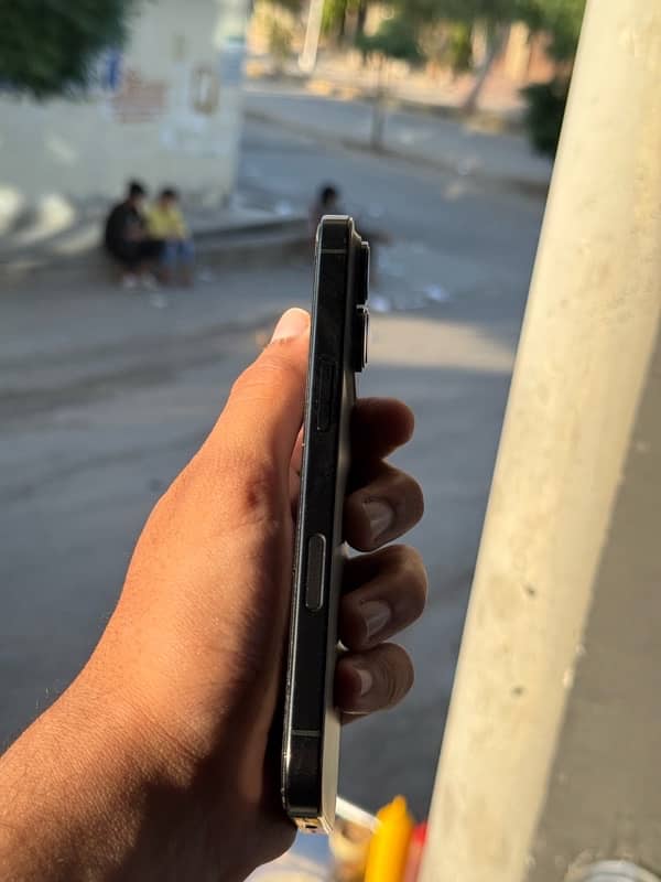 iphone 16 pro factory unlock 2