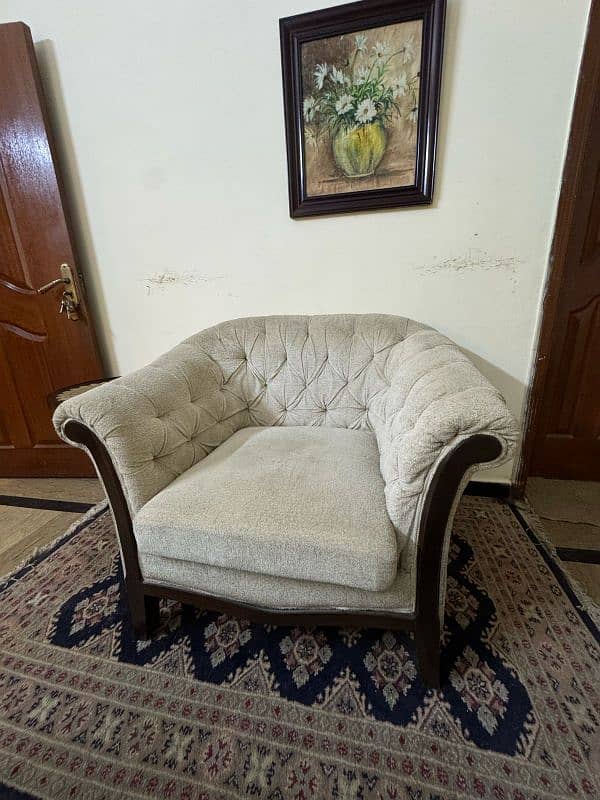 2x Single Sofas and 2 x Exective Chairs 1