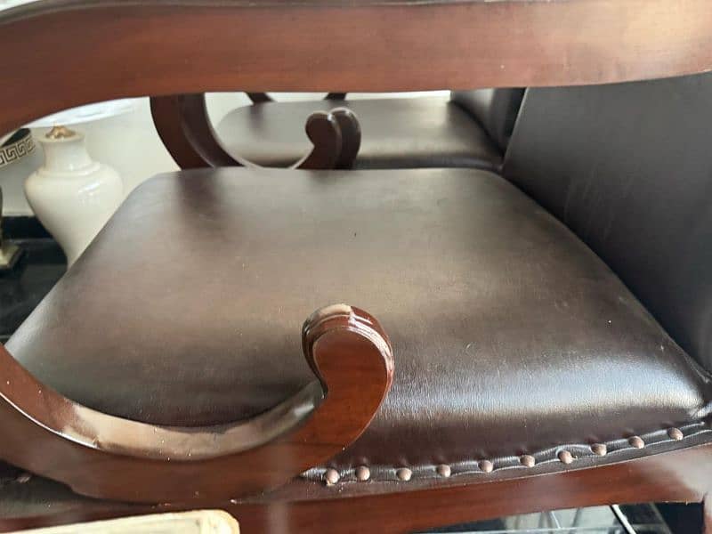 2x Single Sofas and 2 x Exective Chairs 3