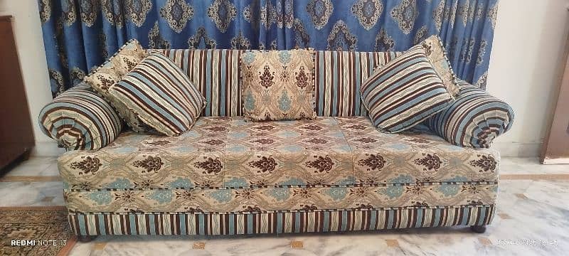 Premium 5 Seater Sofa Set / Stylish Cushioned Sofa Set 1