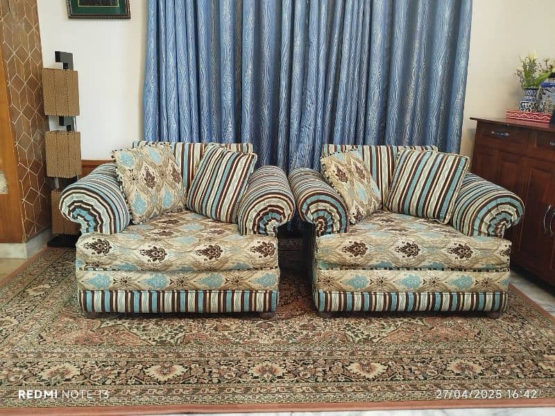 Premium 5 Seater Sofa Set / Stylish Cushioned Sofa Set 4