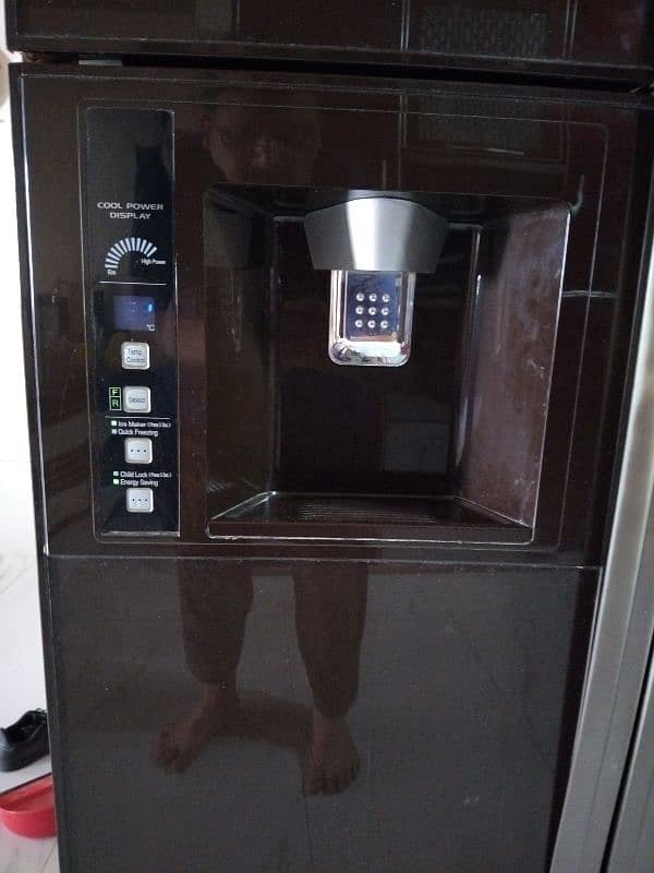Hitachi 4 door Refrigerator No Frost inverter fridge 2