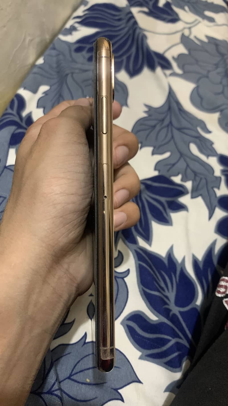iPhone xsmax 256 gb pta approved 1