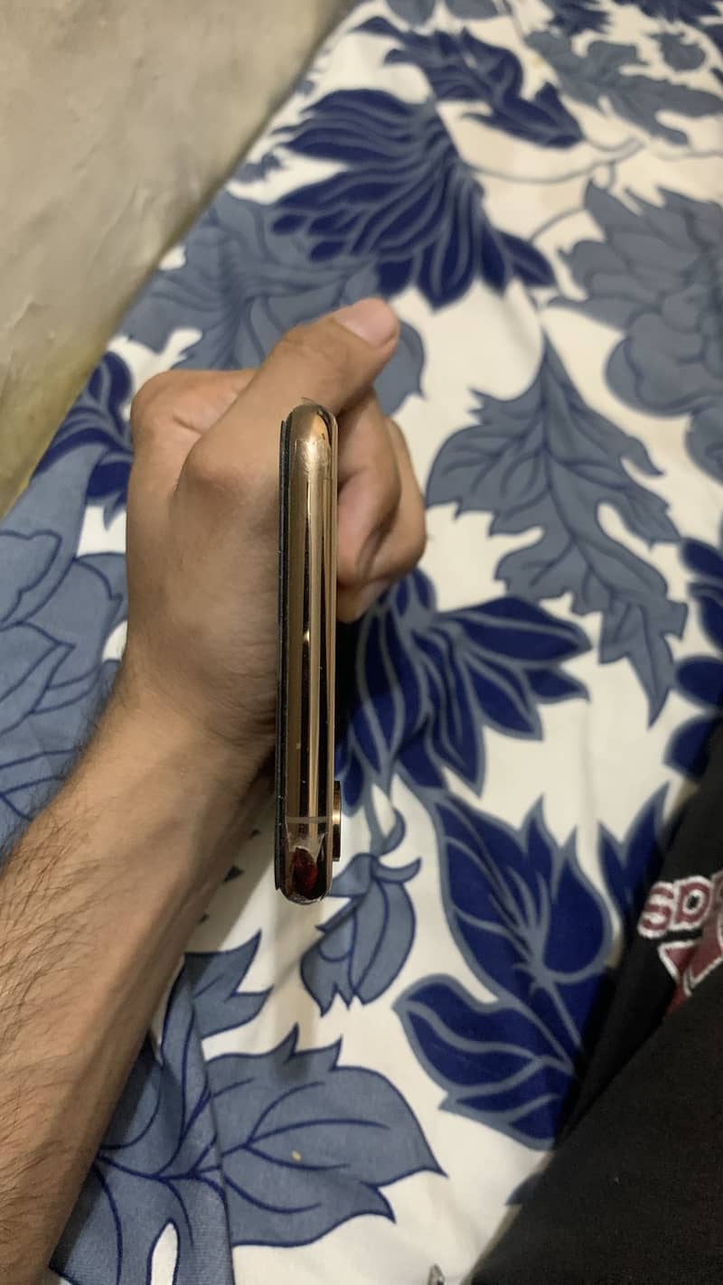 iPhone xsmax 256 gb pta approved 3