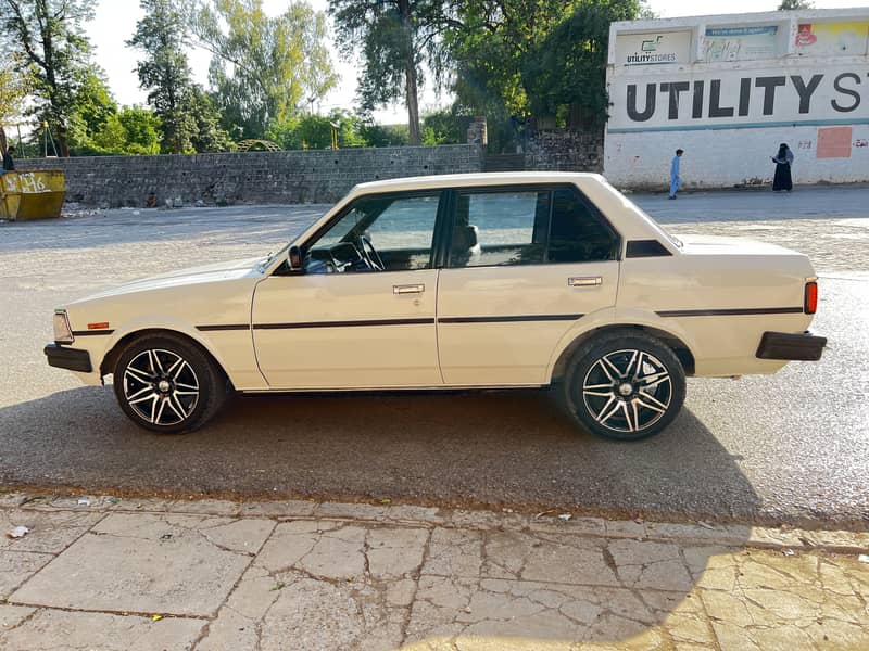 Toyota Corolla 1982 KE70 9